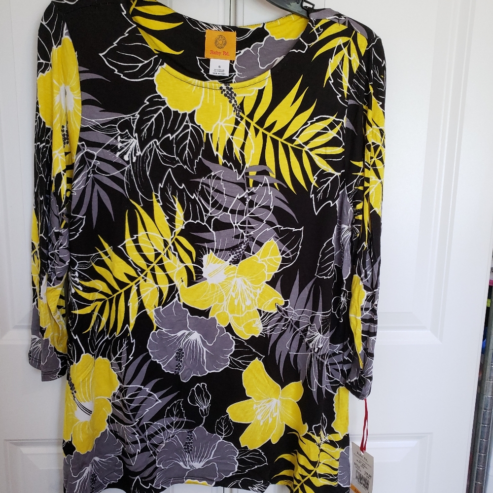 Soft silky Ruby Rd. 3/4 sleeve Black and Yellow Women's Top
